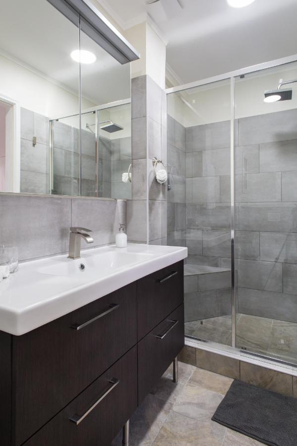 Athena'S Hideaway- Fully Renovated- Absolute Best Location المظهر الخارجي الصورة